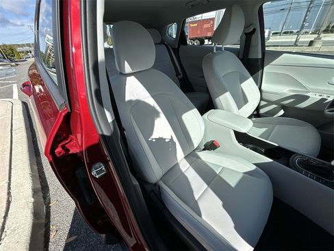 Used 2024 Hyundai Kona SE image 24