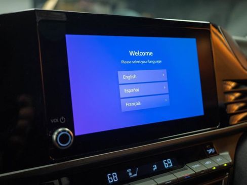 Used 2025 Toyota Camry LE image 19