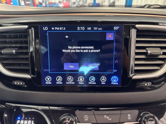 Used 2017 Chrysler Pacifica Touring-L FWD image 20