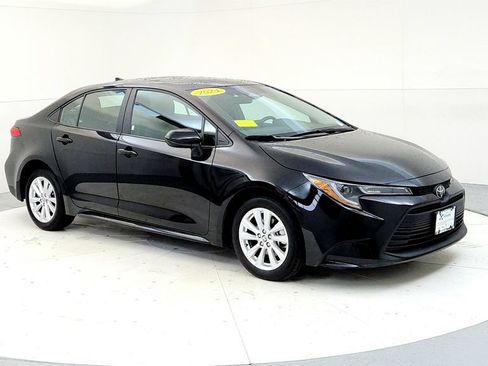 Used 2024 Toyota Corolla LE w/ LE Premium Package FWD image 7