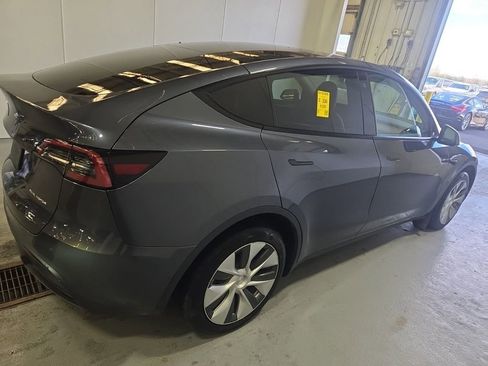 Used 2023 Tesla Model Y Long Range image 5