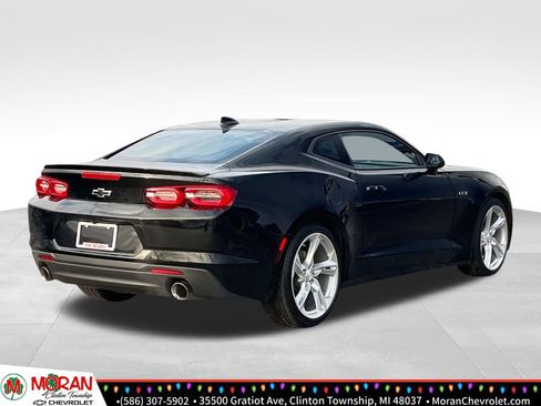 Certified 2022 Chevrolet Camaro LT w/ Technology Package image 6