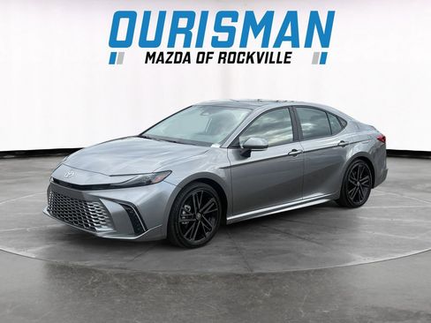 Used 2025 Toyota Camry XSE image 2