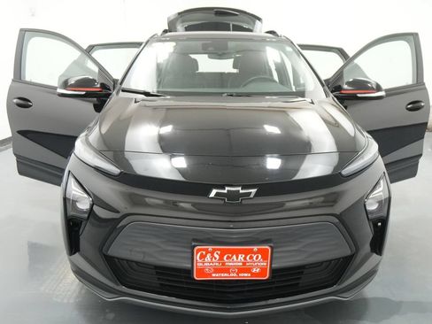 Used 2023 Chevrolet Bolt EUV LT w/ Convenience Package FWD image 32