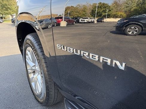 Certified 2025 Chevrolet Suburban Premier image 15