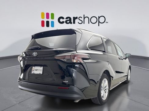 Used 2025 Toyota Sienna XLE w/ XLE Plus Package AWD/4WD image 5