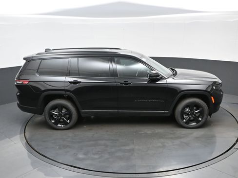 New 2025 Jeep Grand Cherokee L Altitude image 24