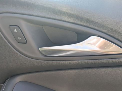 Used 2025 Buick Encore GX Preferred image 32