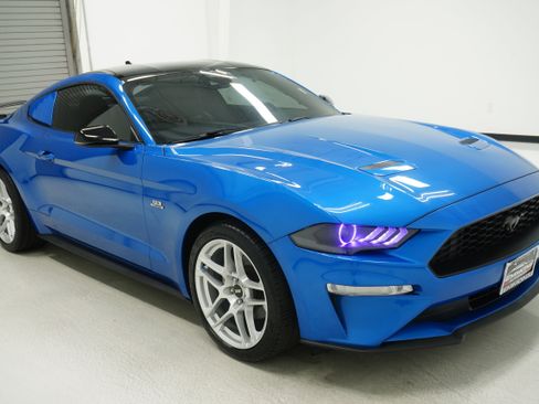 Used 2021 Ford Mustang Premium w/ Equipment Group 201A RWD image 3