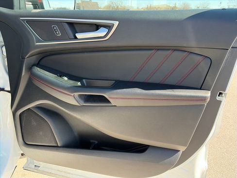 Used 2024 Ford Edge ST-Line image 10