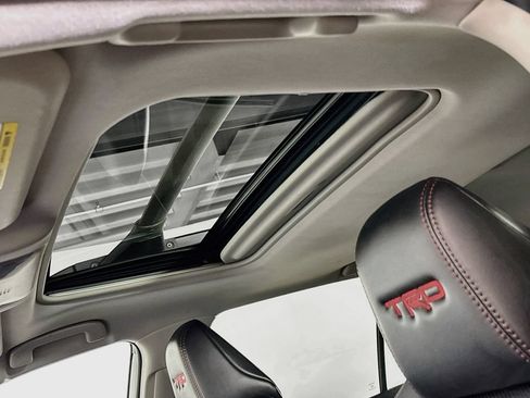 Used 2021 Toyota RAV4 TRD Off-Road AWD/4WD image 19