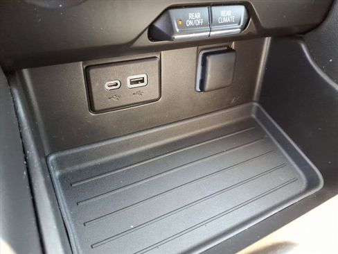 Used 2023 GMC Yukon XL SLE w/ Max Trailering Package AWD/4WD image 27