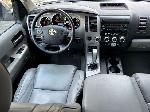 Used 2008 Toyota Sequoia Limited image 28