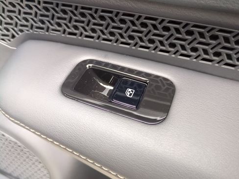 New 2024 Nissan Ariya AWD image 35