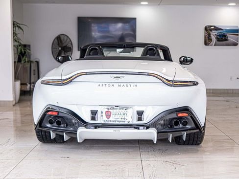 Used 2023 Aston Martin V8 Vantage Roadster RWD image 13