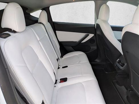 Used 2022 Tesla Model Y Performance image 20