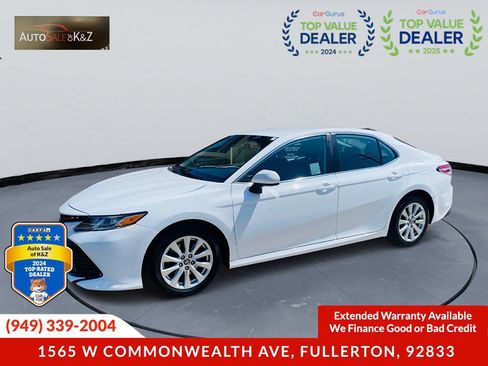 Used 2019 Toyota Camry LE FWD image 3