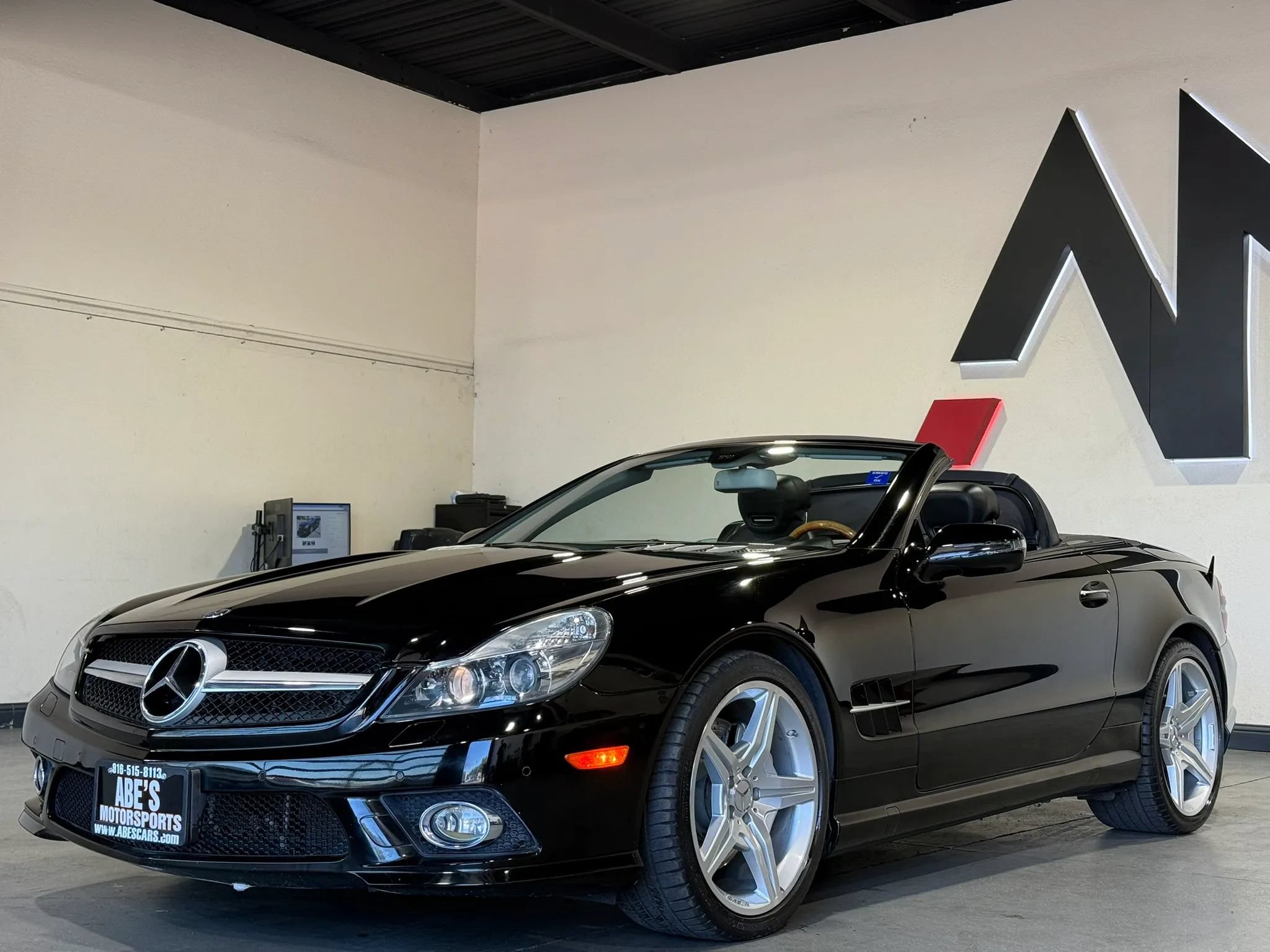 Used 2009 Mercedes-Benz SL 550 image 4