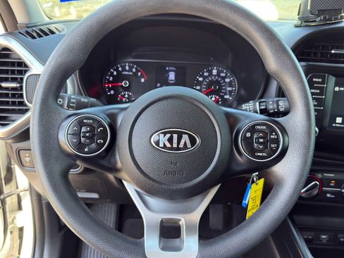 Used 2021 Kia Soul LX image 19
