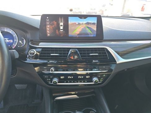 Used 2018 BMW 530i xDrive image 22