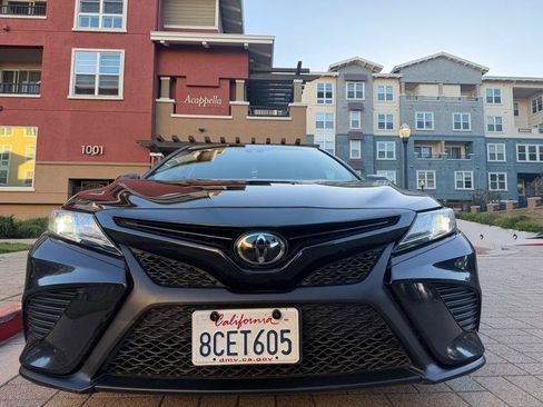 Used 2018 Toyota Camry SE FWD image 26