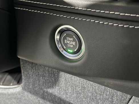 New 2025 Cadillac Escalade Premium Luxury Platinum image 44