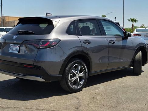 Used 2024 Honda HR-V EX-L image 4