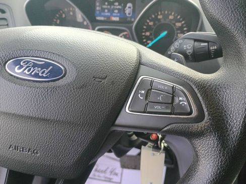 Used 2017 Ford Escape SE w/ SE Cold Weather Package image 29