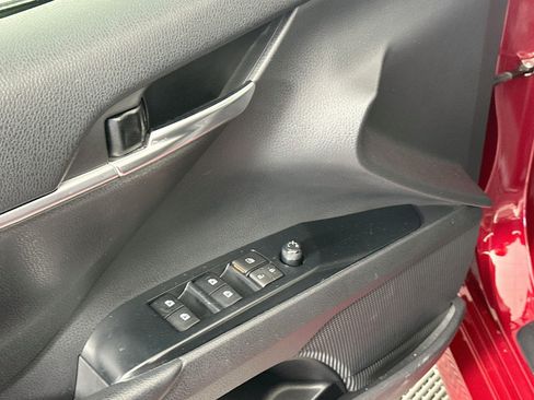 Used 2019 Toyota Camry LE FWD image 15
