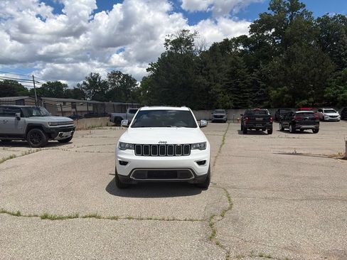 Used 2019 Jeep Grand Cherokee Limited AWD/4WD image 3