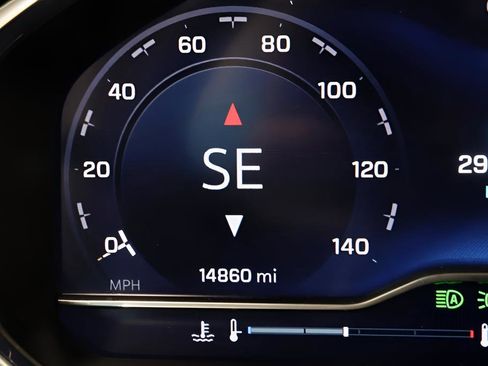 Used 2025 Chevrolet Silverado 2500 LT w/ Convenience Package image 15