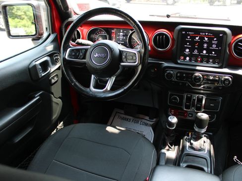 Used 2019 Jeep Wrangler Unlimited Rubicon AWD/4WD image 13