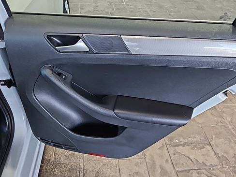 Used 2017 Volkswagen Jetta S image 15
