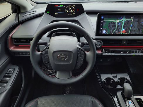 Used 2026 Toyota Prius Plug-In Hybrid image 12