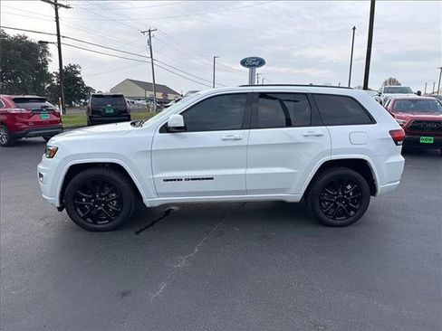 Used 2021 Jeep Grand Cherokee Laredo X image 11