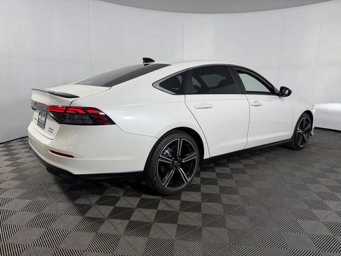 Used 2025 Honda Accord Sport image 7