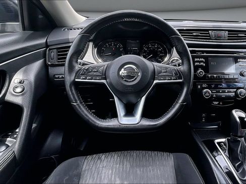 Used 2017 Nissan Rogue SV AWD/4WD image 8