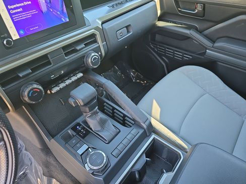 Used 2024 Toyota Tacoma SR5 AWD/4WD image 26