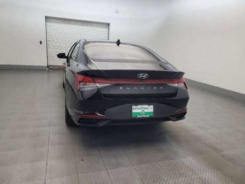 Used 2022 Hyundai Elantra SEL w/ Preferred Accessory Package FWD image 6