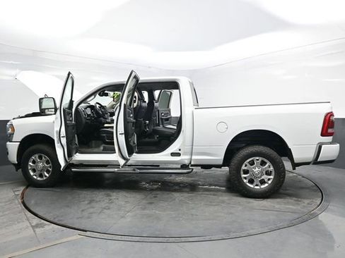 Used 2024 RAM 2500 Laramie AWD/4WD image 44