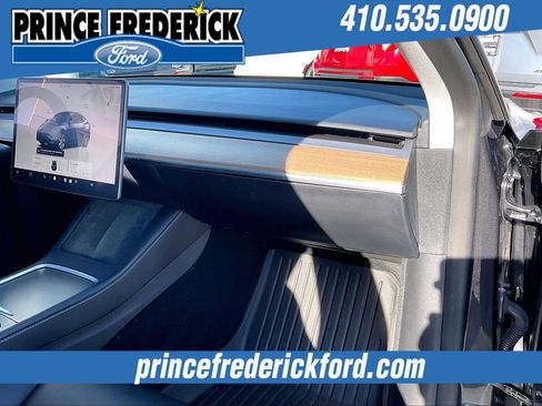 Used 2024 Tesla Model Y 2WD image 15