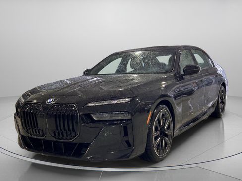 Used 2026 BMW 750e xDrive w/ Executive Package AWD/4WD image 2