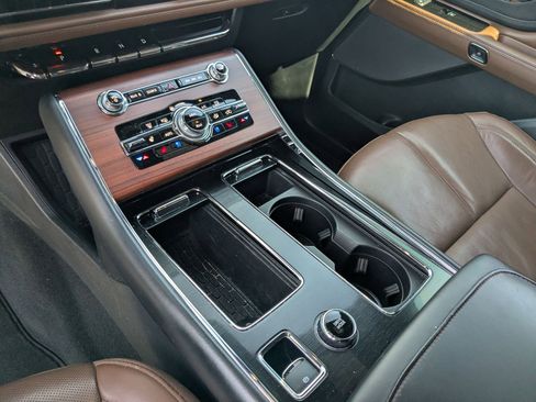 Used 2021 Lincoln Aviator Reserve w/ Elements Package Plus image 19