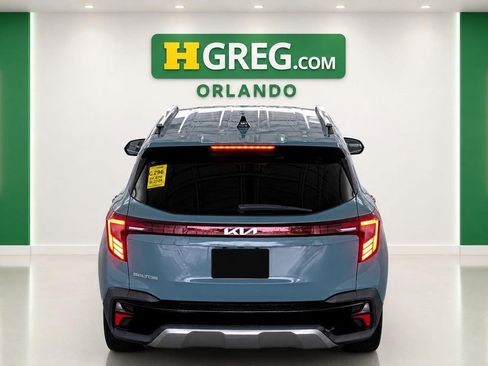 Used 2024 Kia Seltos EX FWD image 8