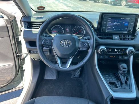 Used 2021 Toyota RAV4 XLE w/ Convenience Package image 28