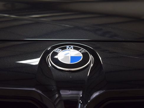 Used 2025 BMW M2 Base w/ Lighting Package image 16