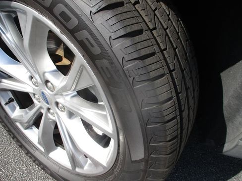 Used 2020 Ford Explorer XLT w/ Equipment Group 202A image 20