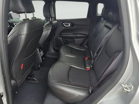 Used 2025 Jeep Compass Trailhawk image 11