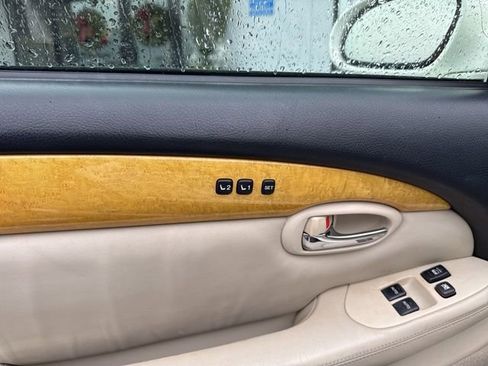 Used 2002 Lexus SC 430 Convertible image 15