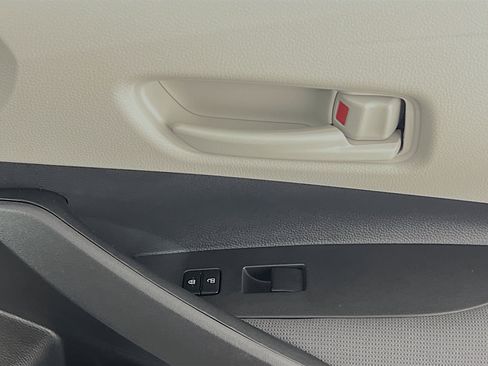 Used 2025 Toyota Corolla LE FWD image 31